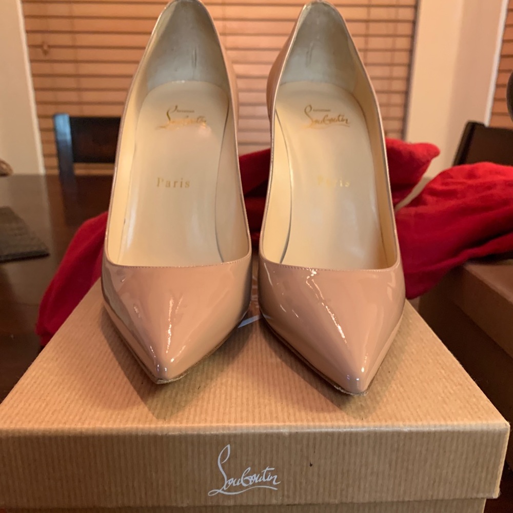 Decollete 554 100 Patent